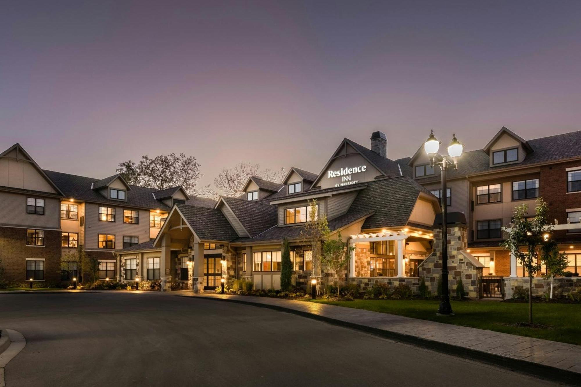 Residence Inn By Marriott Milwaukee Brookfield Exterior foto